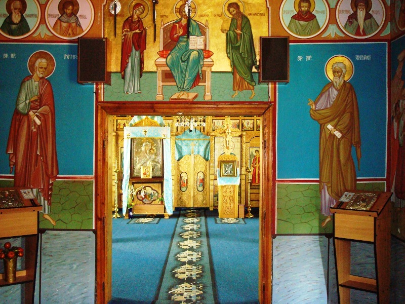 Interior biserica - intrare